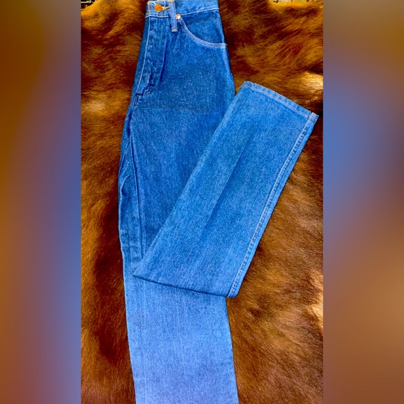 Womens WRANGLERS, cowboy cut, size 1/2x34 - Picture 2 of 5